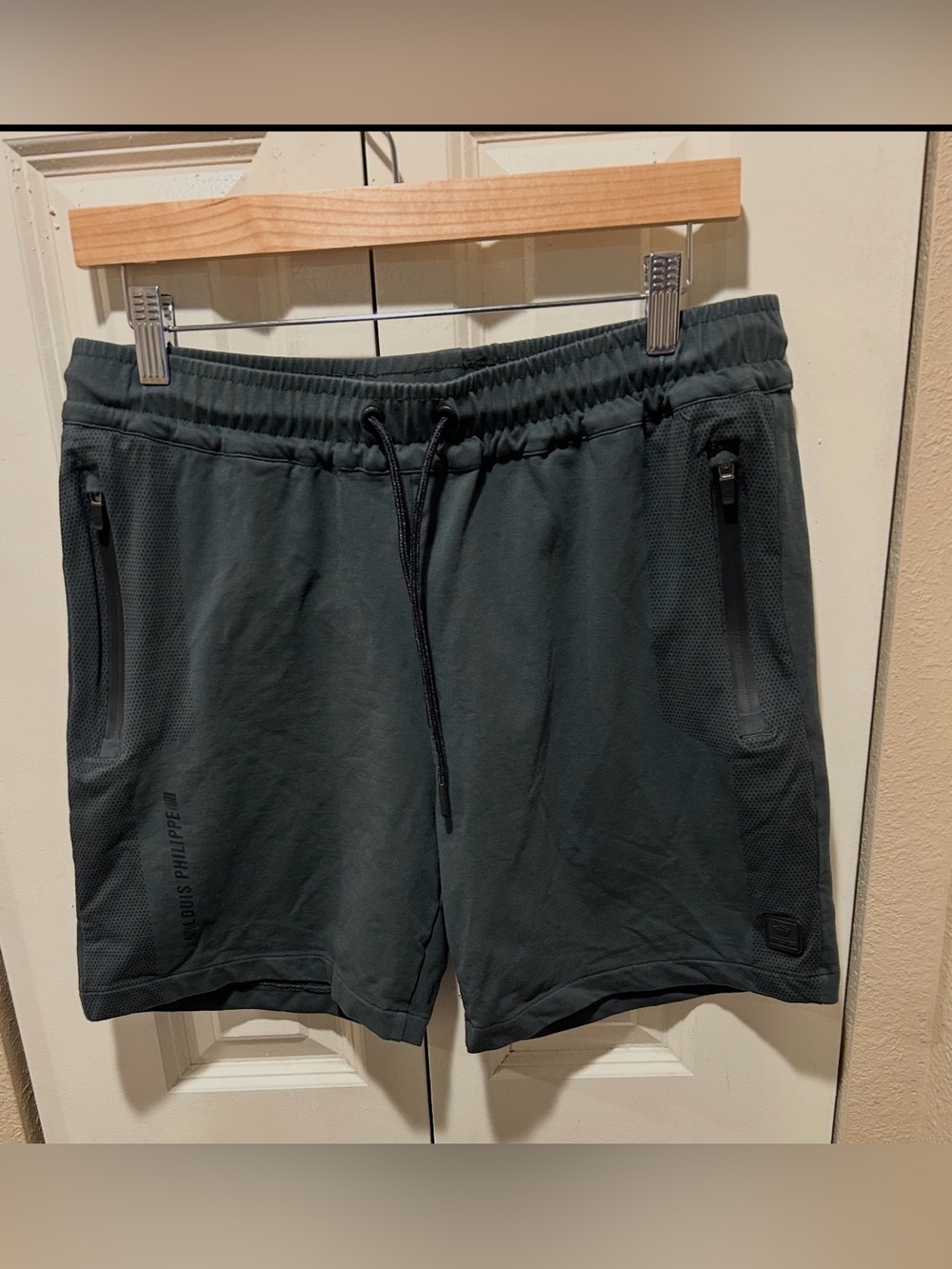 Louis Philippe ATHPLAY Cotton Shorts 6” , Medium